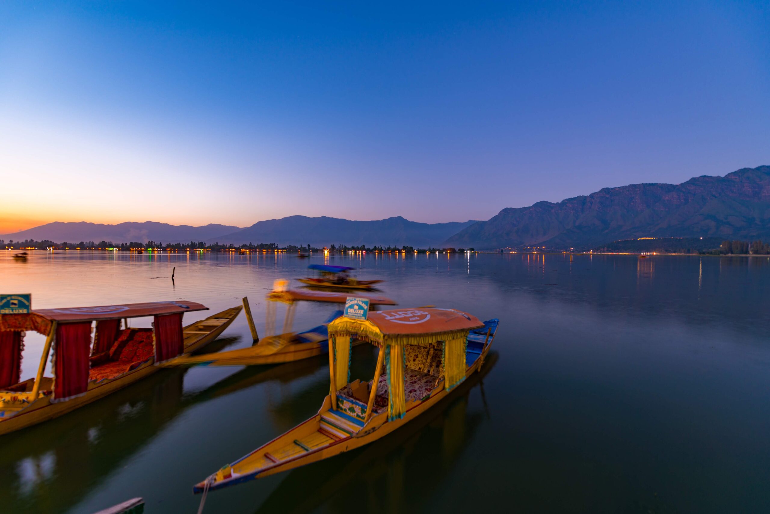 Kashmir: "Your Ultimate Travel Guide to the Enchanted Valley"